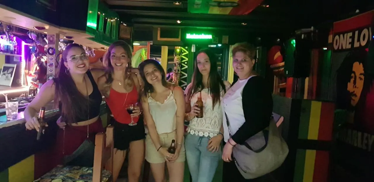 Hostel 33